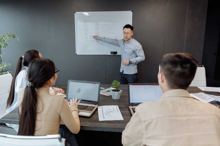 How Annual Maintenance Services Reduce IT Downtime for Companies?